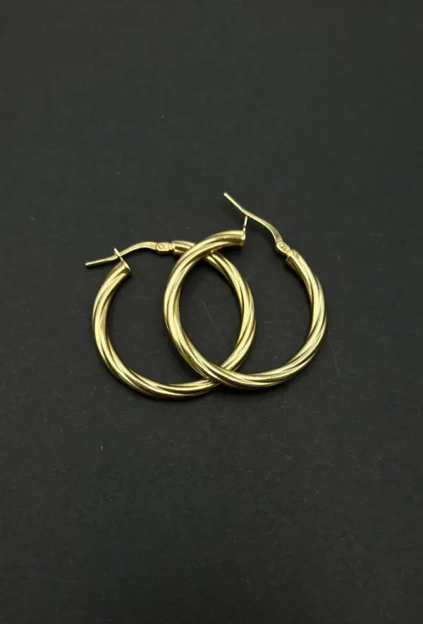 Argollas torcidas pulidas