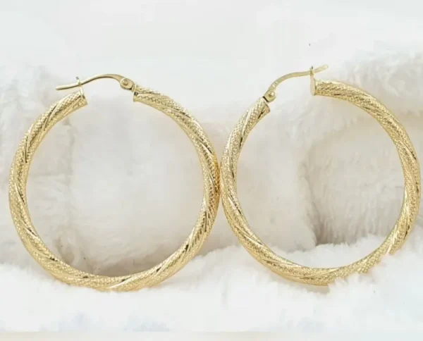 Argollas torcidas nevadas