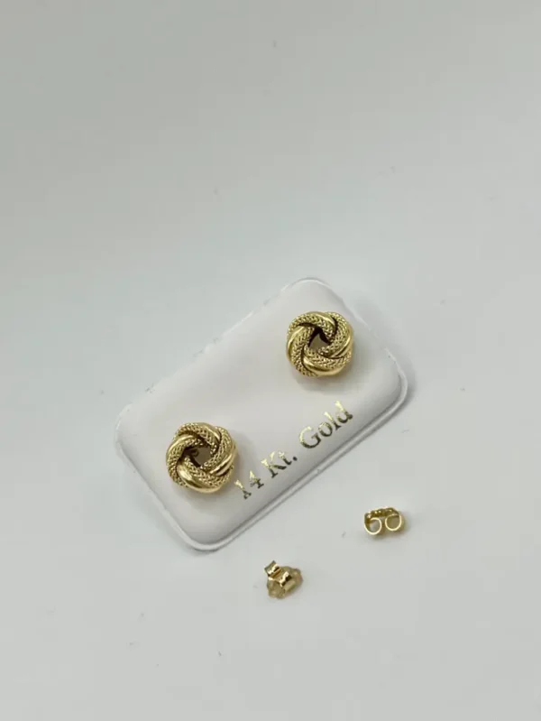 Aretes de nudo