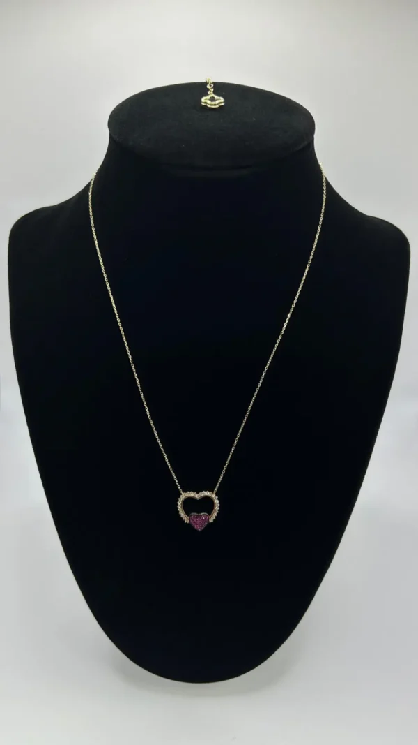 Cadena de corazón con corazón rosado