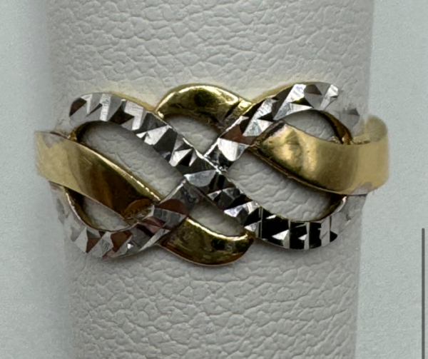 Infinity ring with white gold (Anillo infinito con oro blanco