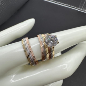 Engagement trio in three colors (Trío de compromiso en tres colores 359