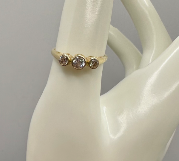 3-stone ring (Anillo de 3 pierdas  31