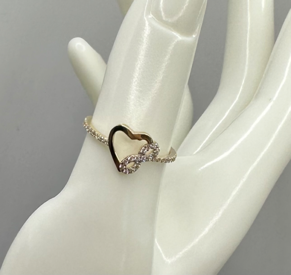 Infinity Heart Ring (Anillo de corazón con infinito