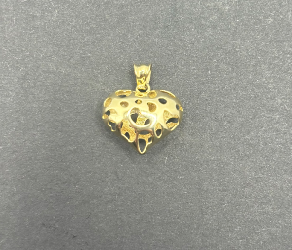 Small Openwork Heart Pendant (Dije Pequeño de Corazón Calado