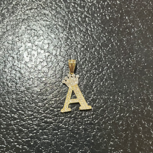 Letter A pendant in 10k (Dije de letra A en 10k