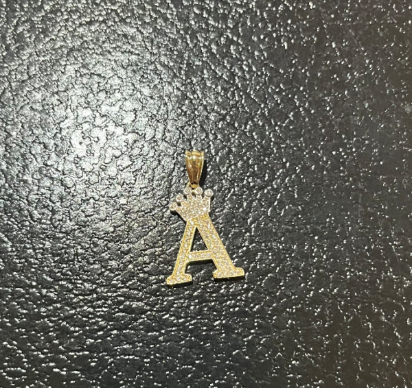 Letter A pendant in 10k (Dije de letra A en 10k