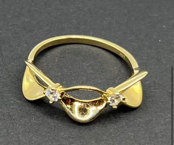 Three-loop ring (Anillo tres lazos  73