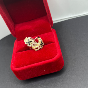 Omega black flower earrings (Aretes de flor negra omega