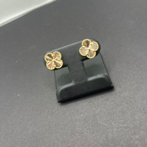 Small golden clover earrings (Aretes clover dorado pequeños)   1125