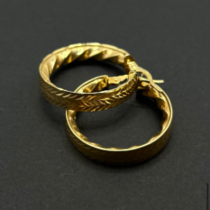 Embossed rings (Argollas con relieve )  1178