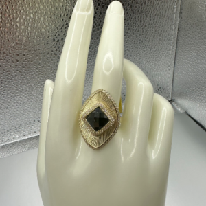 Almond Ring with Black Stone (Anillo Almendra con Piedra Negra 259