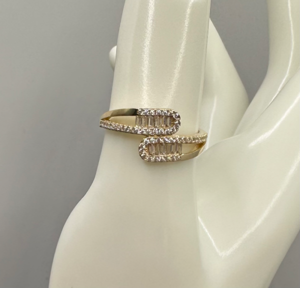 Anillo cruzado 94
