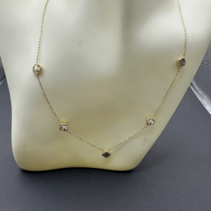 Chain with 5 mini golden flowers (Cadena con 5 flores mini doradas 461