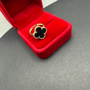 Black clover ring (Anillo clover negro