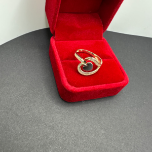 White heart ring  (Anillo de corazón blanco) 196